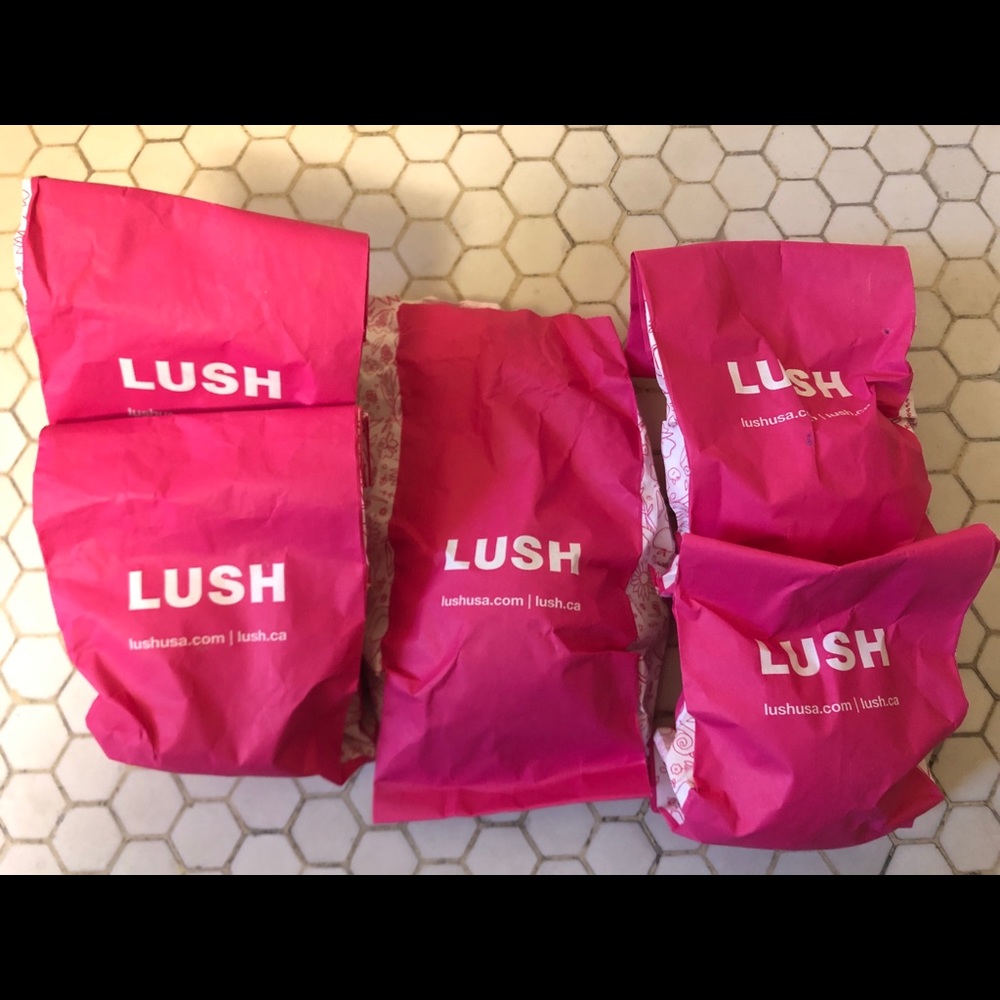 Lush bath bombs